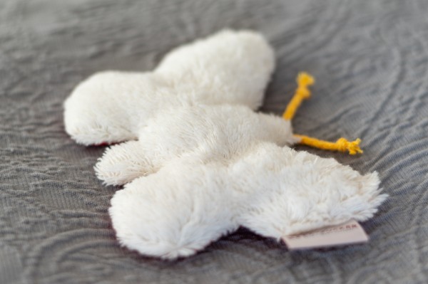 Babykissen Lilly der Schmetterling mit Traubenkernfüllung - Bio Plüsch