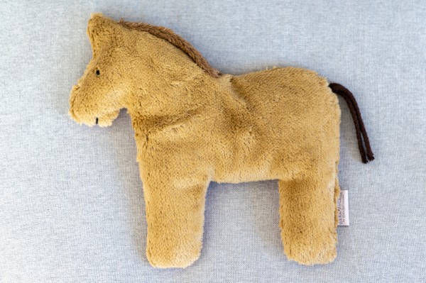 Kinderkissen Holly das Pferd mit Traubenkernfüllung - Bio Plüsch
