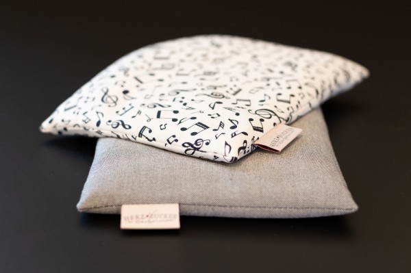 Kleiner Klassiker mit Rapssamenfüllung-Black & White Kollektion