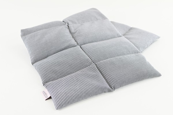 Rücken-Wohlfühlkissen XL mit Rapssamenfüllung-Black & White Kollektion